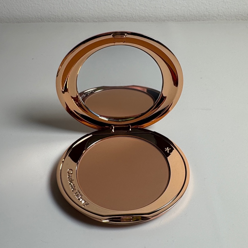 Airbrush Flawless Finish Blurring & Setting Powder in Deep #4 *NEW IN BOX*